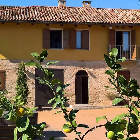 ベッド・アンド・ブレックファスト Il Ghiro Dormiglione Cocconato