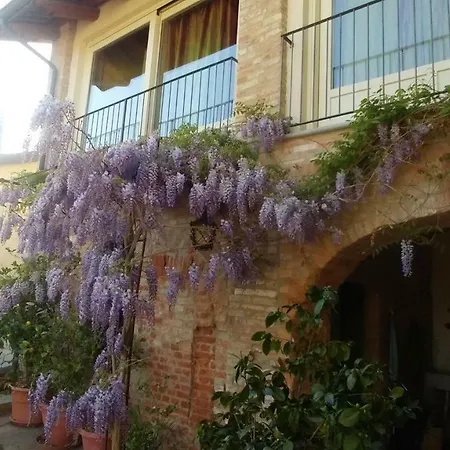 ベッド・アンド・ブレックファスト Il Ghiro Dormiglione Cocconato