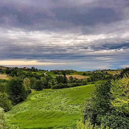 ベッド・アンド・ブレックファスト Il Ghiro Dormiglione Cocconato